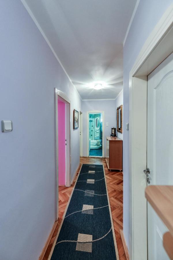 Apartamento Lux Apartman Cvetkovic Kraljevo Exterior foto